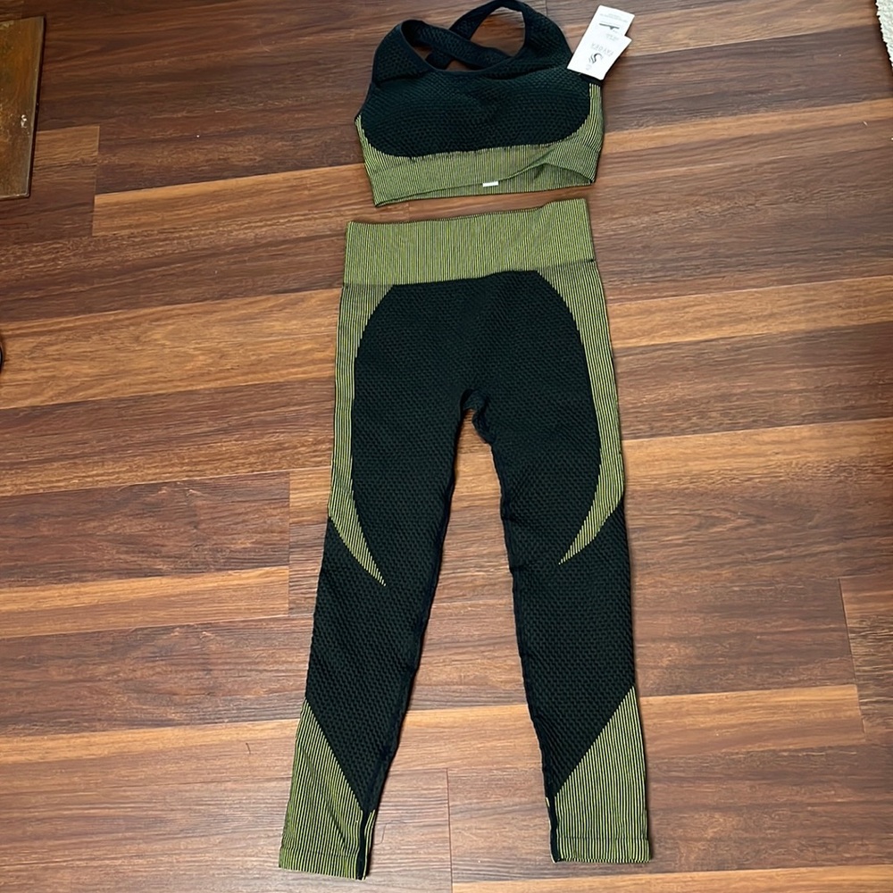 Tayoea, womens sports zip up long sleeve, bra and leggings, large, green/black